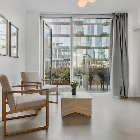 The Marina Including 1x Free Private Parking Spot شقة