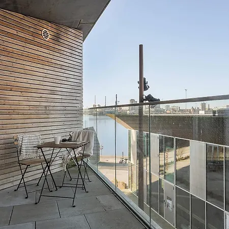 High-end Marina W Outdoor Areas & Free Parking Århus
