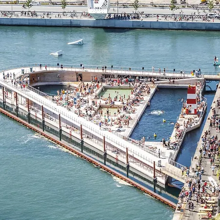 High-end Marina W Outdoor Areas & Free Parking